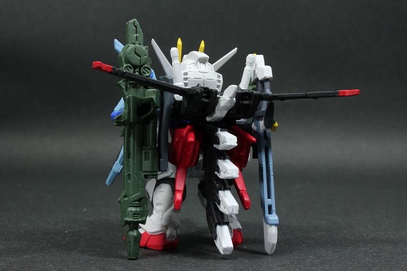 ガンダムコンバージ ストライクルージュ エールストライカー装備