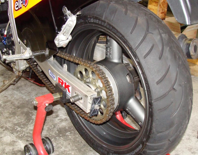 油冷初期型 GSX-R750 ホイール換装中です - Garage CDP