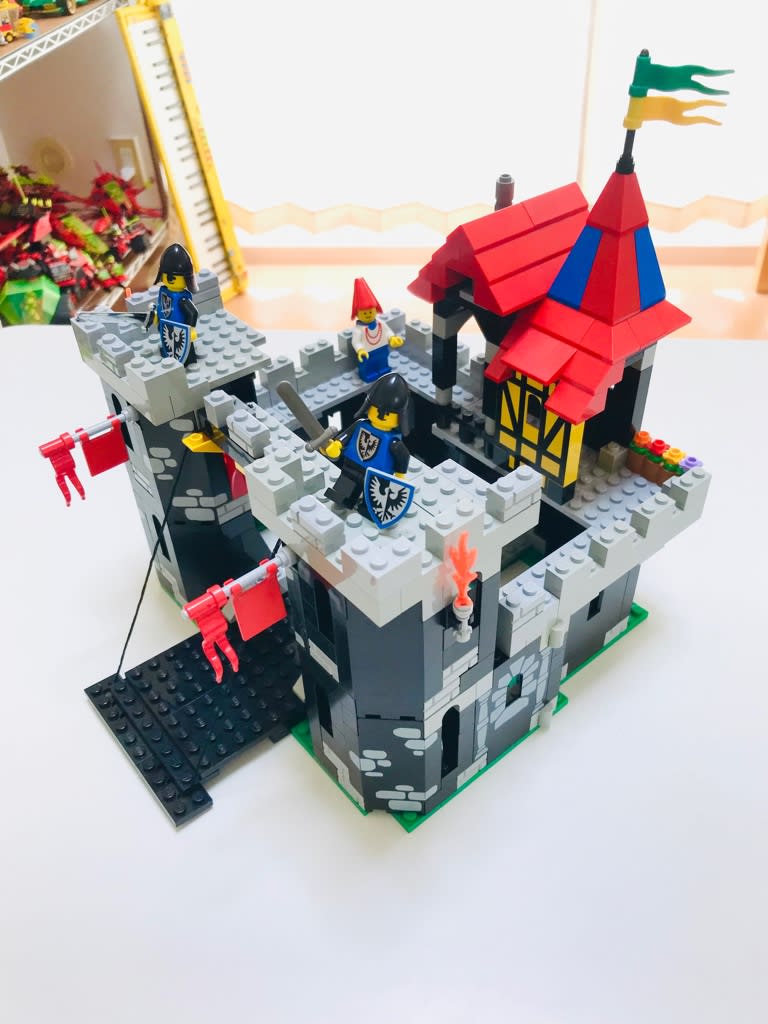 ☆ LEGO 6074【Black Falcon's Fortress】（和名:王子さまのお城）を作