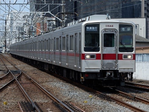 新形式の登場で今後の去就が気になる東武鉄道10030系(50番台