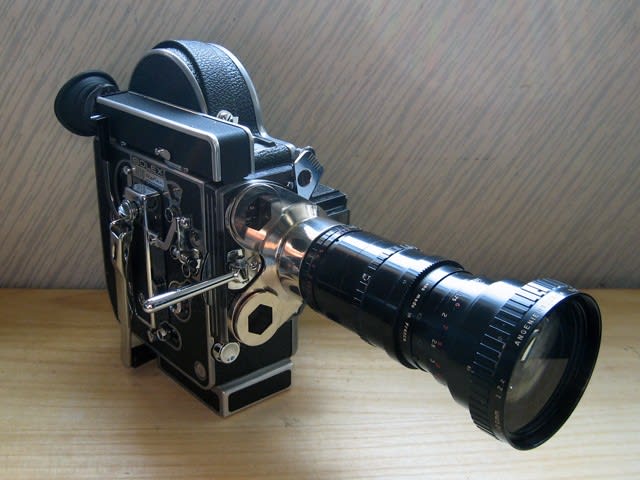 16ミリカメラ Bell & Howell 70DR と BOLEX H16 Reflex - 夢地蔵 16ミリカメラ Bell & Howell 70DR と BOLEX H16 Reflex - 夢地蔵