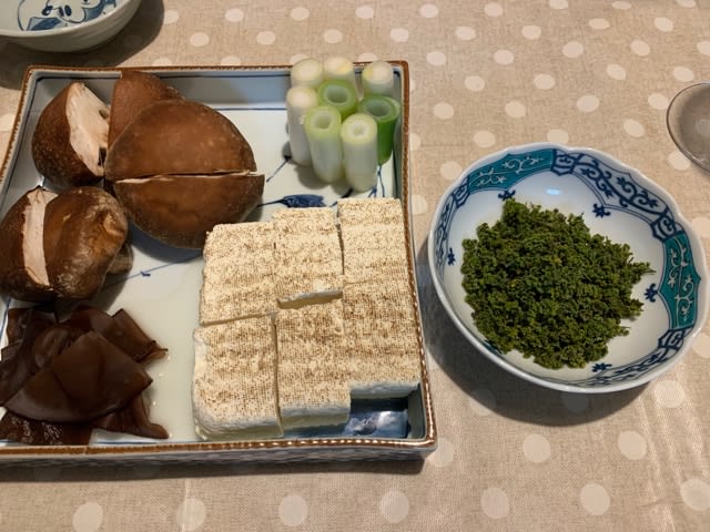 花山椒を楽しむラストは、鍋に。 - 過労死予備群の「食から笑顔