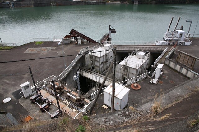 UNY11/88 池田ダム工事誌 水資源開発公団 池田ダム建設所 昭和50