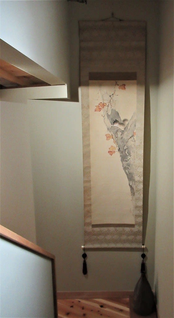 栗鼠図 平福百穂筆 昭和初期(昭和6年頃) - 夜噺骨董談義 栗鼠図 平福百穂筆 昭和初期(昭和6年頃) - 夜噺骨董談義