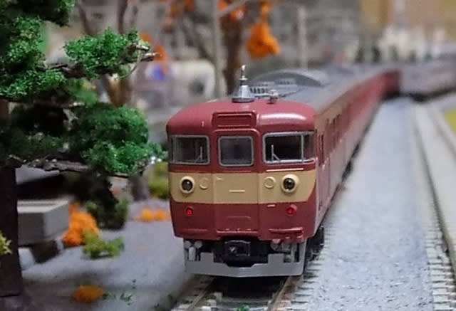 KATOの10-417 415系100番台国鉄標準色（常磐線）を弄る