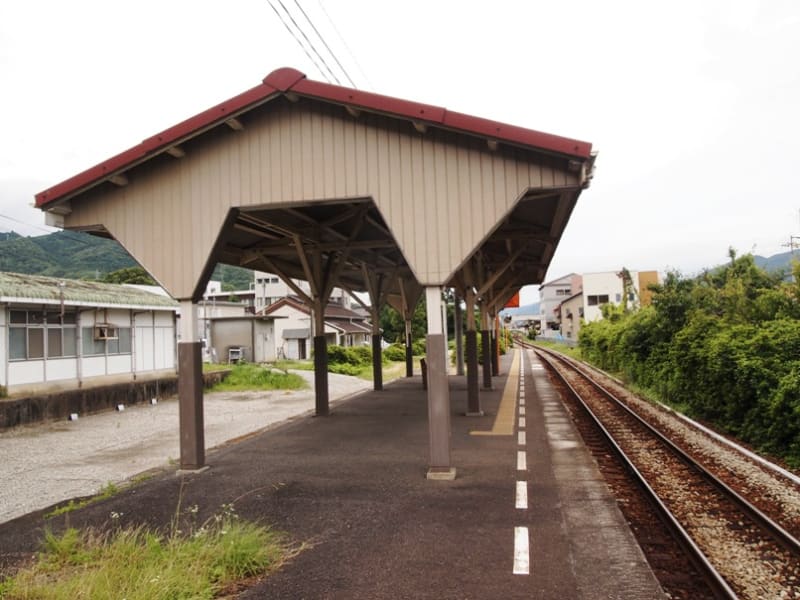 阿波半田駅 JR四国)徳島線 - 観光列車から! 日々利用の乗り物まで 阿波半田駅 JR四国)徳島線 - 観光列車から! 日々利用の乗り物まで