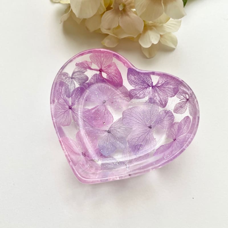 レジンのアクセサリートレイとハートのヘアゴム✨✨ | zakka Rainbow