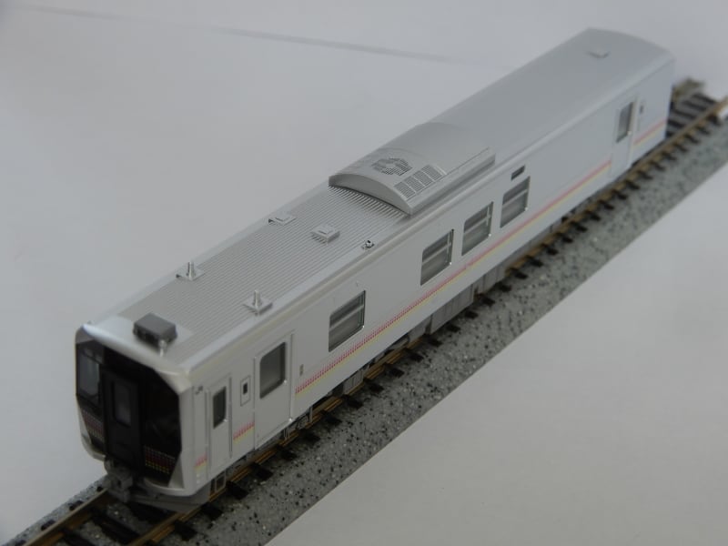 TOMIX JR GV-E401・GV-E402形ディーゼルカー(新潟色)セット 入線