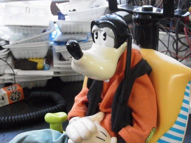 Goofy 型の 電話機 - テレビ修理-頑固親父の修理日記