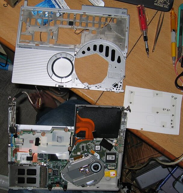 Let's Note CF-T7ジャンク液晶交換 その2 (CF-W5分解編) - くっ