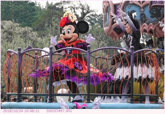 ミニーの早着替え 衣装チェンジ 〈スプーキー“Boo!”パレード〉 東京