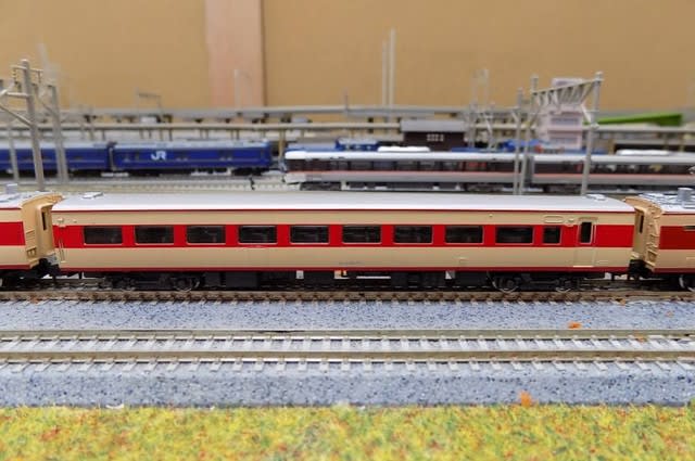 TOMIXの92730他 国鉄381系特急電車基本セット・・・「し TOMIXの92730他 国鉄381系特急電車基本セット・・・「し
