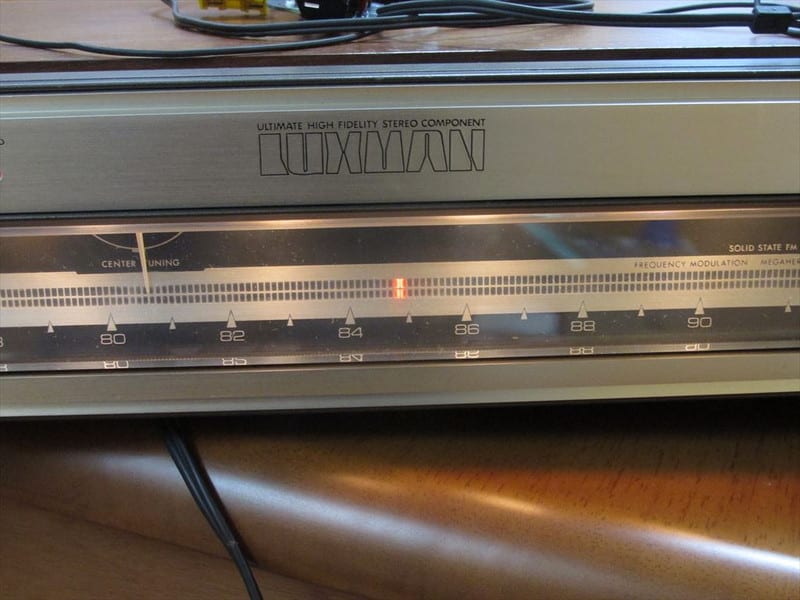 LUXMANチューナー T-110パネル清浄で文字くっきり - トラブル LUXMANチューナー T-110パネル清浄で文字くっきり - トラブル