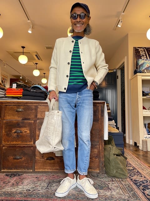 実店舗に来店される方も無地とボーダーと大人買いされる方が多い 実店舗に来店される方も無地とボーダーと大人買いされる方が多い