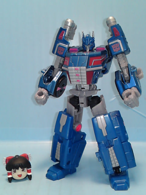 TFジェネレーションズ デラックスクラス ウルトラマグナスを
