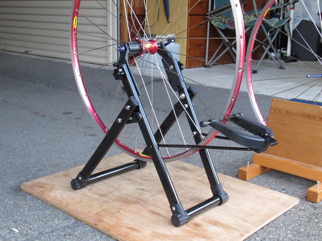 ハブダイナモホイール（7）振れ取り : iwanの自転車日記