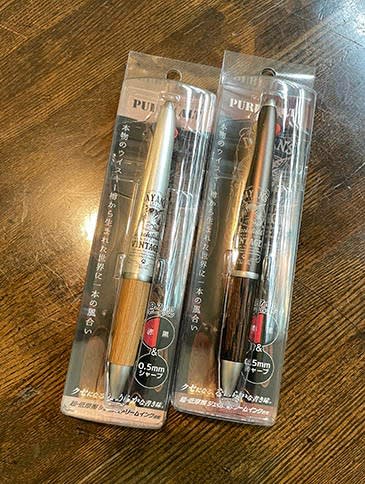 本物のウィスキー樽が使われたボール＆シャープペンなんです