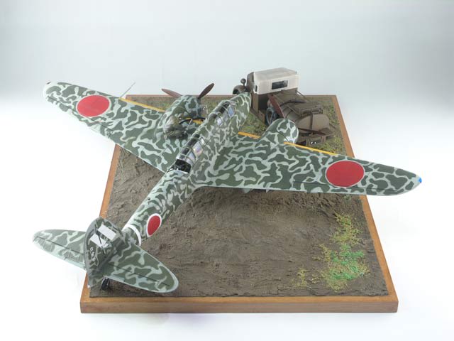 ハセガワ 1/48 川崎 キ45改 二式複座戦闘機 屠龍 甲型 w/いすず TX40型 給油車 【完成品】 - kitkitの模型ブログ