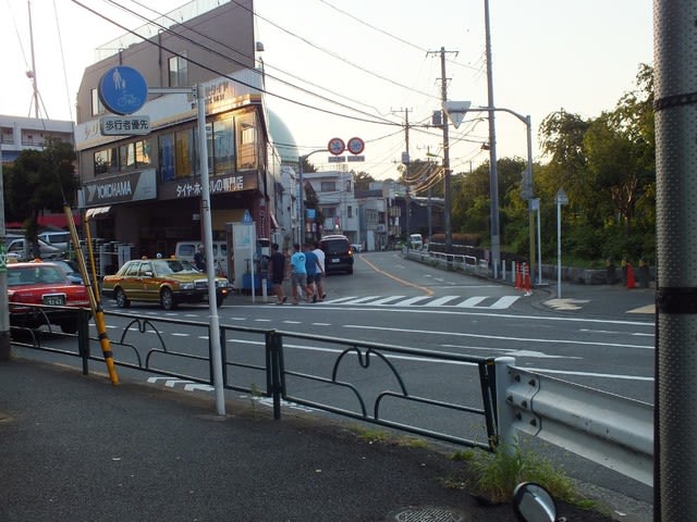 環八・千歳台交差点横断歩道設置の改善案を提起します - 葵から菊へ＆東京の戦争遺跡を歩く会The Tokyo War Memorial Walkers