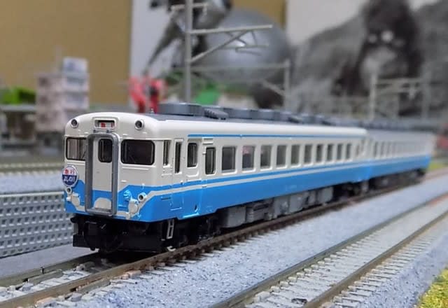 TOMIXの92063 JRキハ58系ディゼルカー「よしの川」を TOMIXの92063 JRキハ58系ディゼルカー「よしの川」を