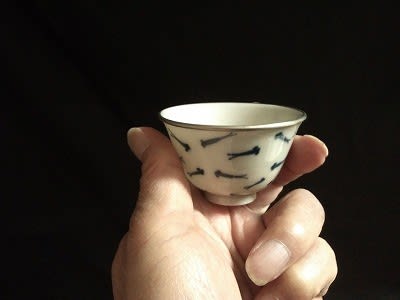 ありそうでない！？古染付メダカ紋煎茶碗(5客) - 遅生の故玩館