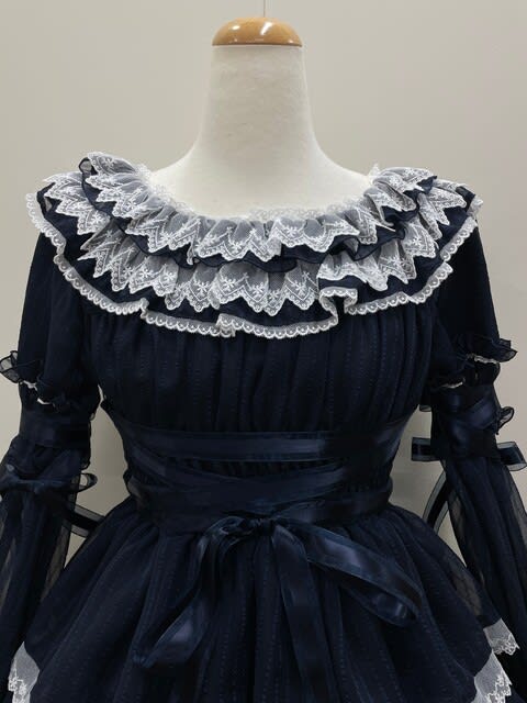 新品La Pitit Trianon ヘッドドレス、ワンピース