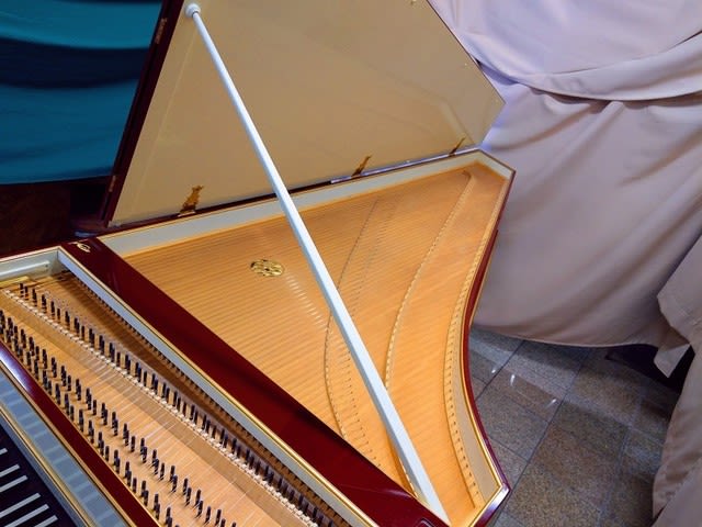 東京古典楽器フレンチ2段チェンバロ（J-H.エムシュ1756年モデル
