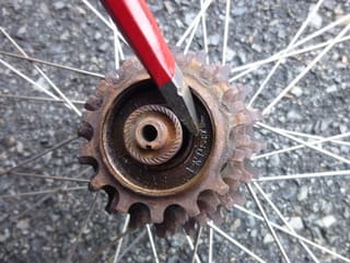 ボスフリーの取り外し 工具が無い - Kinoの自転車日記 ボスフリーの取り外し 工具が無い - Kinoの自転車日記