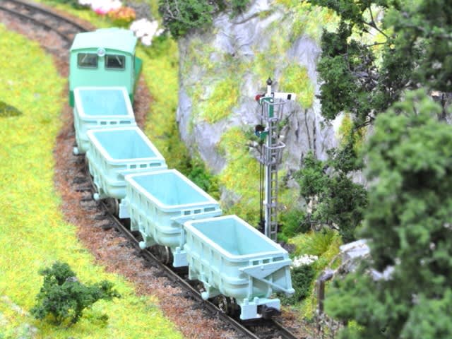 鉱山風ミニミニレイアウト」（車輌付き） 超ミニレイアウト 9mm