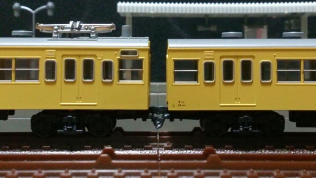 KATO モハ103 パンタ・屋根板の更新施工 | 緩行線