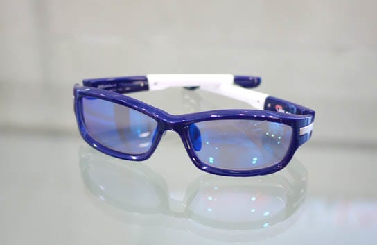 999.9 feelsun 「F-01SP シリーズ DE ROSA EDITION」 が入荷