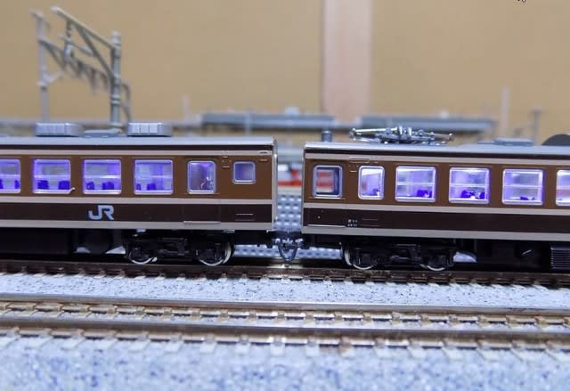 KATOの10-449 165系ムーンライト 茶 3両セットを弄る KATOの10-449 165系ムーンライト 茶 3両セットを弄る