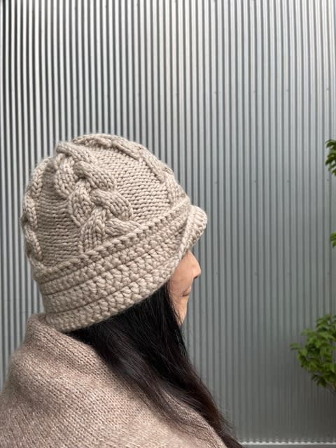 ヨーロッパの手あみ2007秋冬 より なわ編みの帽子 完成