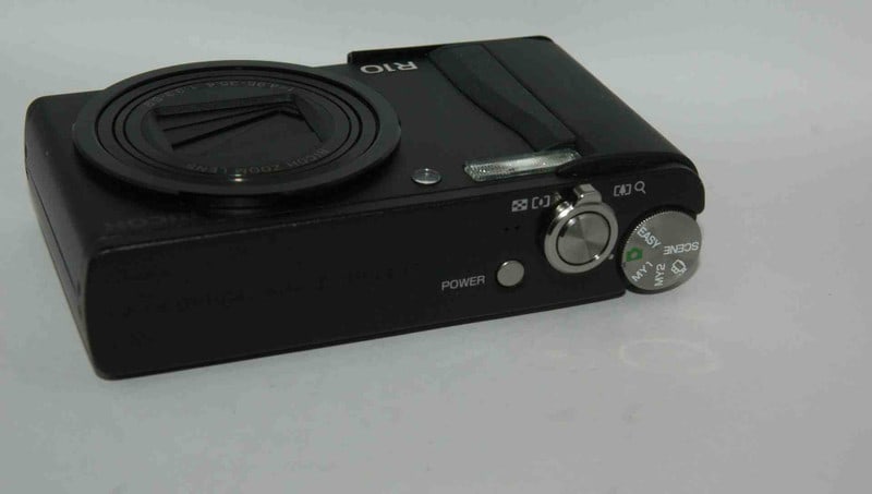 RICOH R10 デジタルカメラ - 乾電池の画像集 出張所 RICOH R10 デジタルカメラ - 乾電池の画像集 出張所