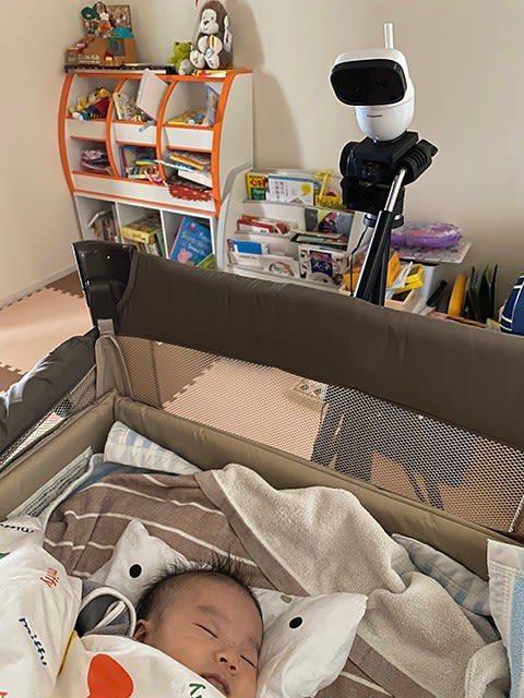 育児の見守りカメラ「ベビーモニターKX-HC705」です。 - 惠のパンとお