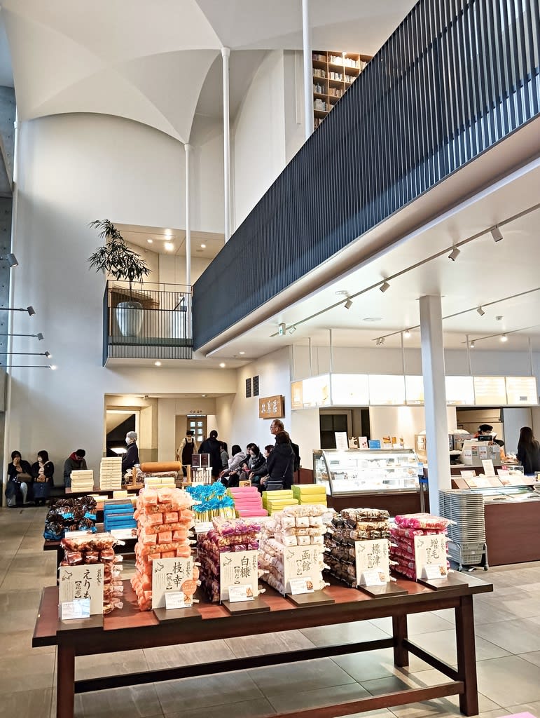 北菓楼札幌本館のお得なケーキセットです！～「北菓楼札幌本館（旧北海道庁立図書館）」～ - 札幌・円山生活日記