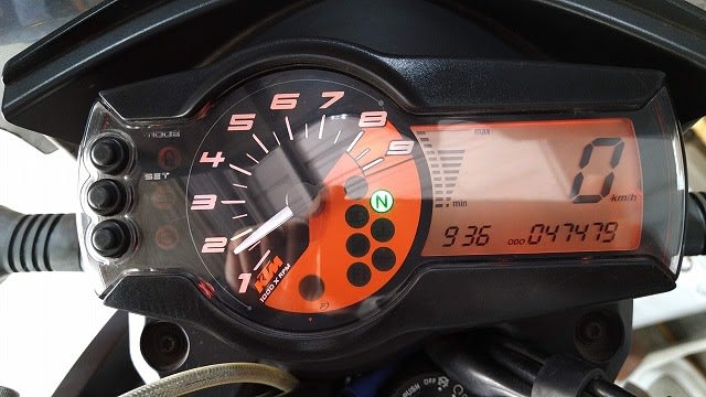 KTM 690SMRのメーターを直しました。 - はんじゅ と、ウラル