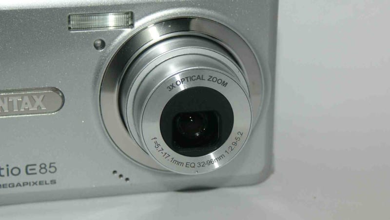 PENTAX Optio E85 エントリー海外向けデジタルカメラ - 乾電池の PENTAX Optio E85 エントリー海外向けデジタルカメラ - 乾電池の