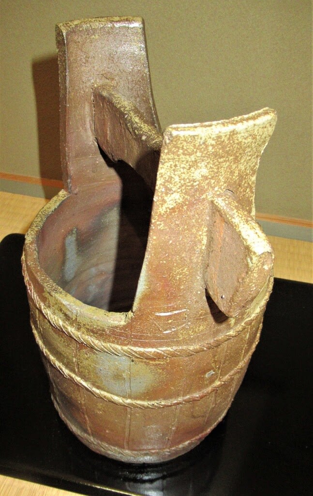 お気に入りの作品 備前手桶花入 魯山人作 - 夜噺骨董談義 お気に入りの作品 備前手桶花入 魯山人作 - 夜噺骨董談義