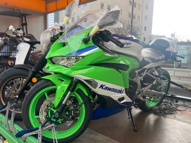 2024/2/18◇入荷＆納車準備！「ZX-4RR Ninja40周年記念モデル