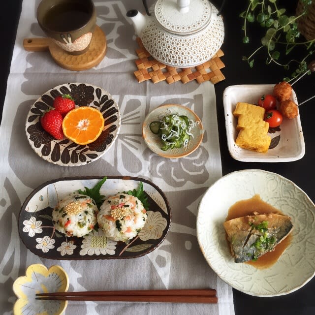 鹿児島睦】さんの器を使った食卓(18)〜黒地の器編〜 - My 鹿児島睦】さんの器を使った食卓(18)〜黒地の器編〜 - My