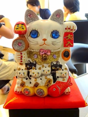キラキラ招き猫? | スタッフブログ | なぎさ薬局グループ