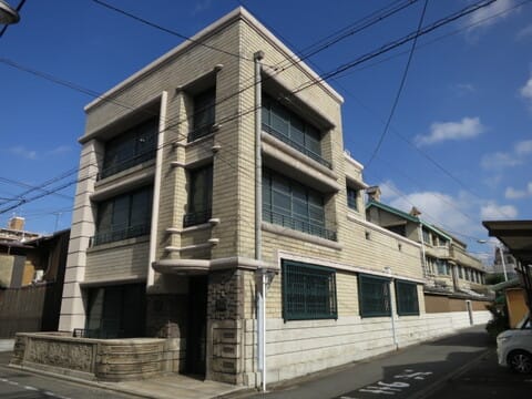 訳あり商品 Amazon.co.jp: 近代建築 明治の香りがプンプン旧京都商工銀行 