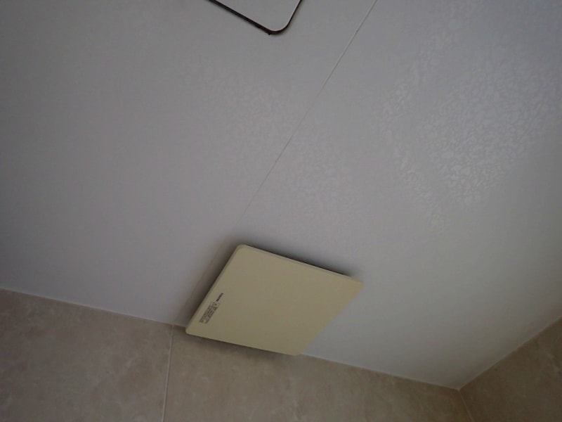 千葉県松戸市換気扇交換工事 - プライムワーク｜アンテナ工事、電気工事、エアコン工事、換気扇工事、LAN工事、防犯カメラ工事｜千葉 埼玉 茨城
