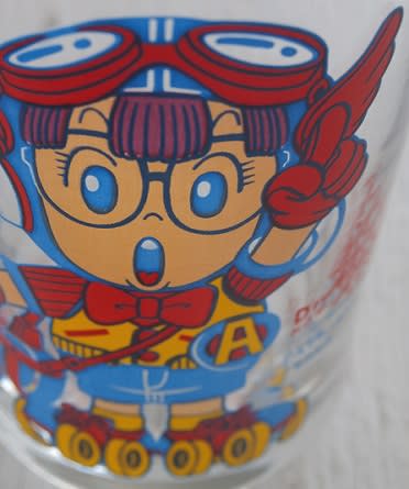 三ツ矢サイダーレトロ:んちゃ! キーン! 2ポーズのアラレちゃん 三ツ矢サイダーレトロ:んちゃ! キーン! 2ポーズのアラレちゃん