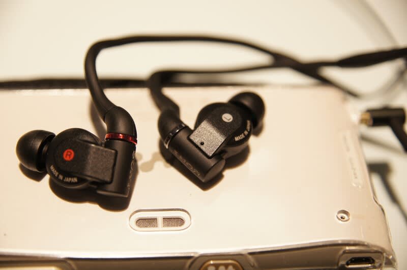 SONY XBA-Z5 XBA-A3 試聴メモ:EX1000の後継にならず - AZ SONY XBA-Z5 XBA-A3 試聴メモ:EX1000の後継にならず - AZ
