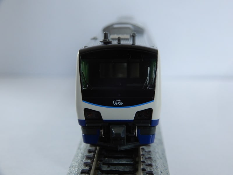 KATO HB-E300系「リゾートしらかみ」(青池編成)4両セット 入線 KATO HB-E300系「リゾートしらかみ」(青池編成)4両セット 入線