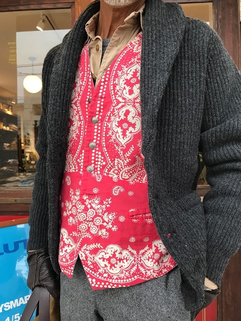 衝撃の激安コスパ・掘り出し物も アウターとしても充分にお使い頂けるカーディガンになります トップス