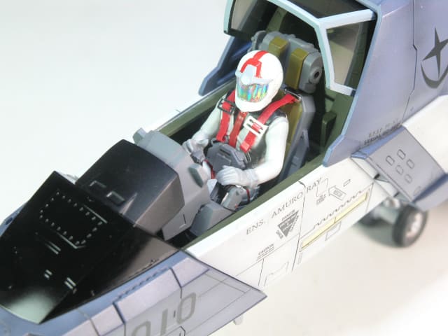 U.C.ハードグラフ 1/35 地球連邦軍 多目的軽戦闘機 FF-X7 コア