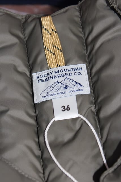 本当に軽くて肌触りも最高なベストですね - boysmarket